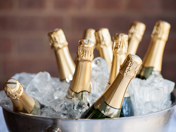 CHAMPAGNE